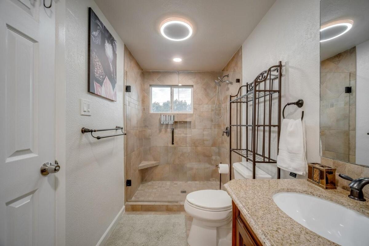 Stunning 5Br 2Ba Holiday Home With Private Pool And Cinema Dallas Exterior foto